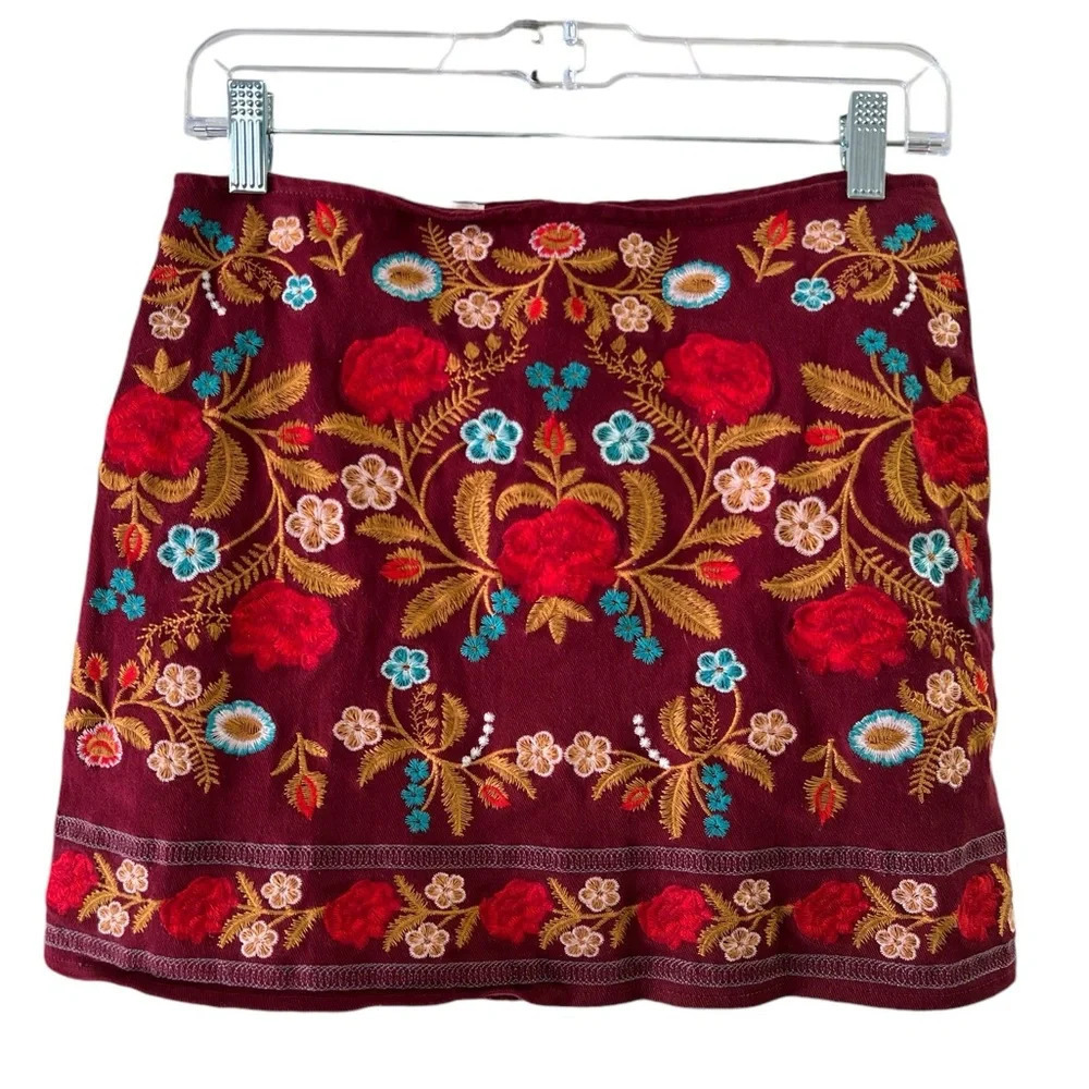 Red embroiderers floral mini skirt